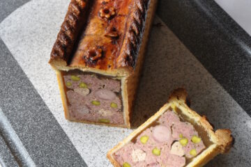 Pâté en croûte de canard, foie gras et pistaches