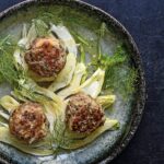 Boulettes de poulet aux herbes et aux graines