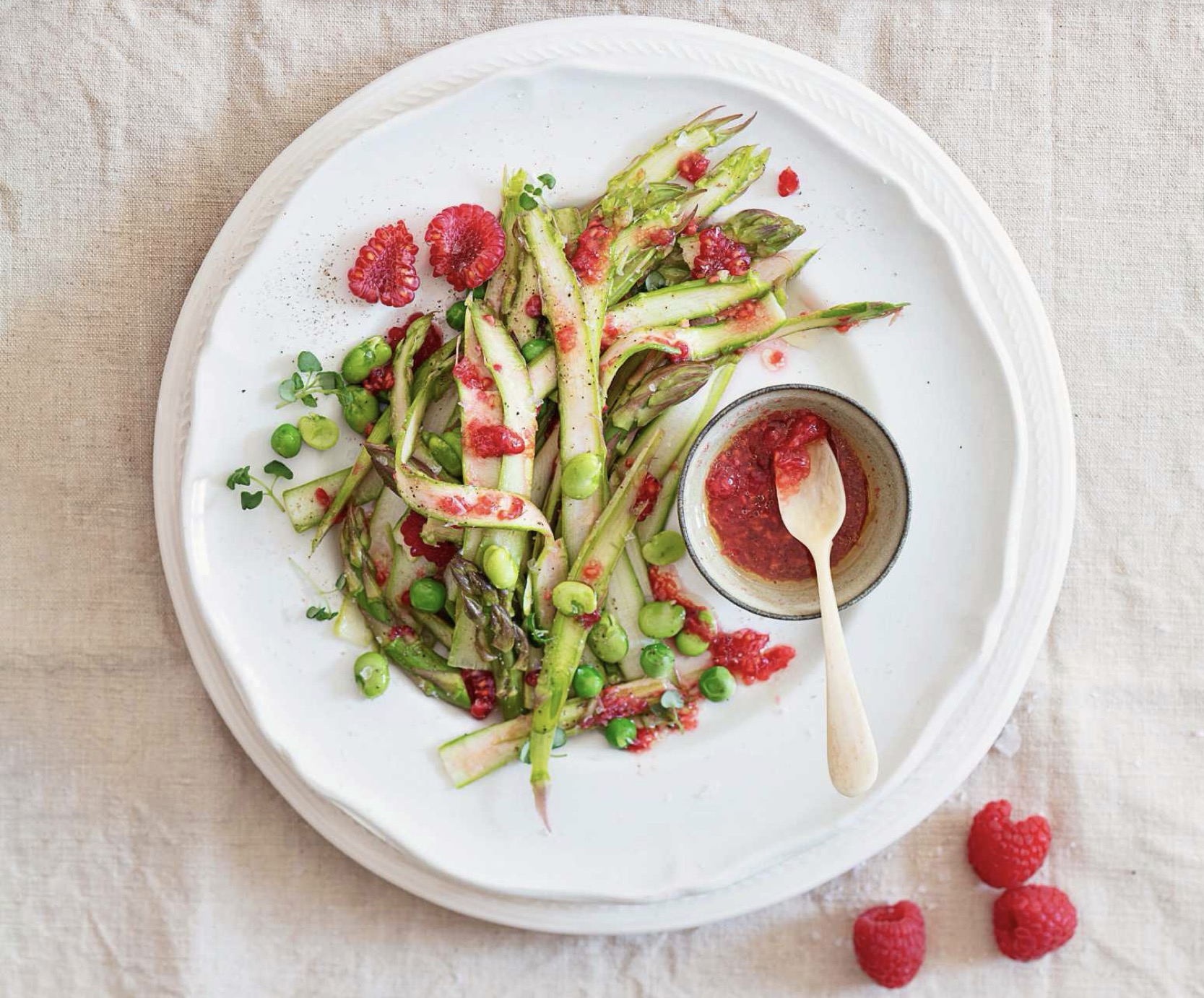 Carpaccio d'asperges crues & framboises