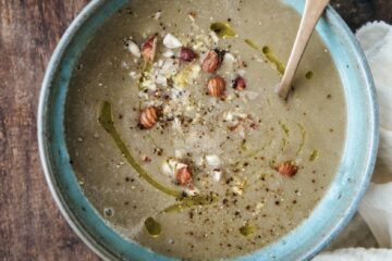Crème de cèpes aux éclats de noisette