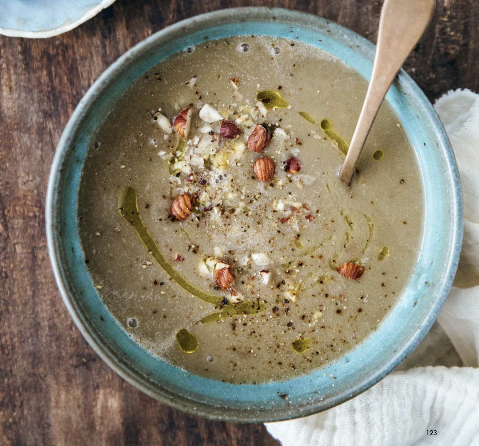 Crème de cèpes aux éclats de noisette