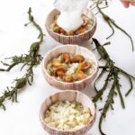 Langues d'oursin sur lit de tartare de Saint-Jacques, espuma de whisky tourbé