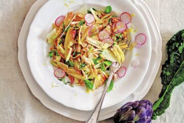 Salade d'artichauts crus, pecorino et amandes