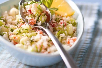 Taboulé de chou-fleur au concombre sans gluten